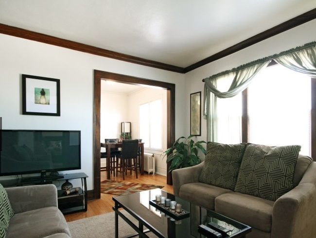 510 LIVING ROOM2